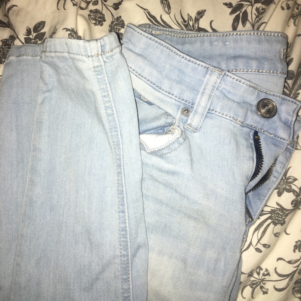 RUE 21 light wash mid rise jegging 2 regular